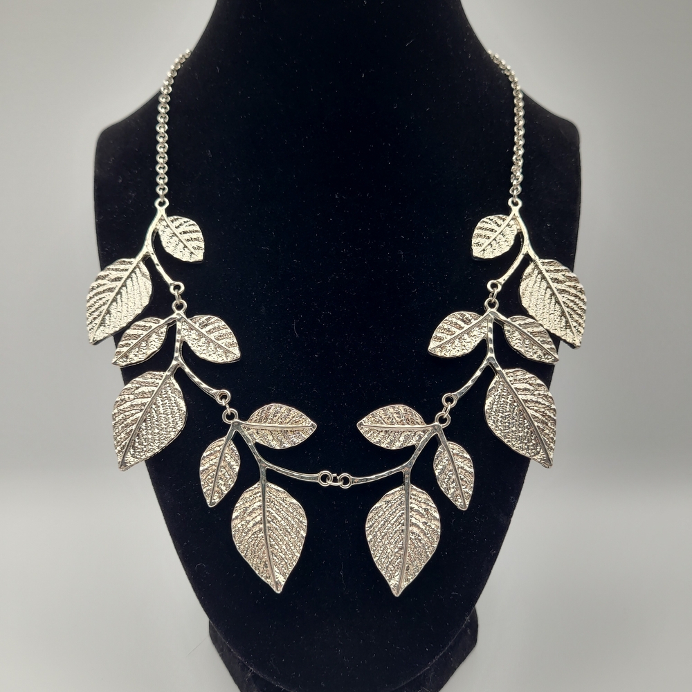Floral Rhinestone Statement Necklace Silver Tone Cream & Charcoal Flowers